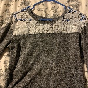 Comfy sweater with lace details